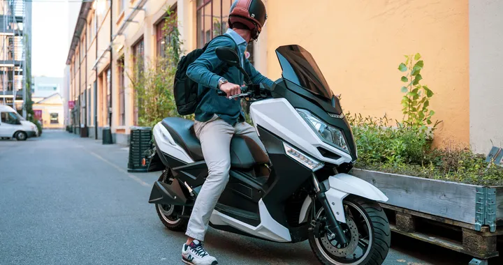 Jonway MJS-E e MJS-E Sport: scooter elettrici per la città e non solo