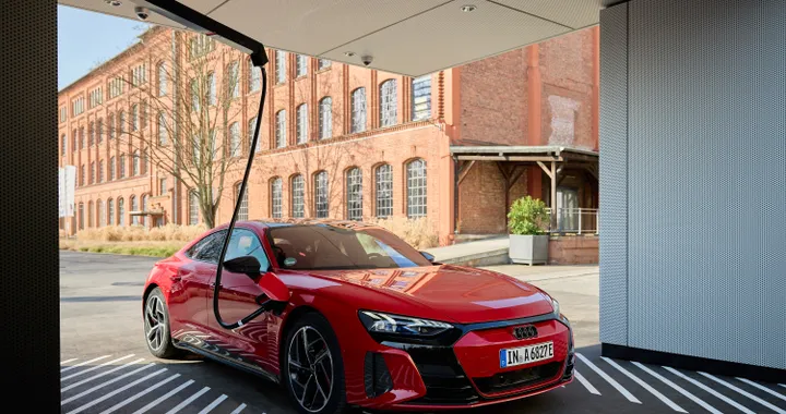 Audi charging hub: a Francoforte apre la sesta stazione per la ricarica