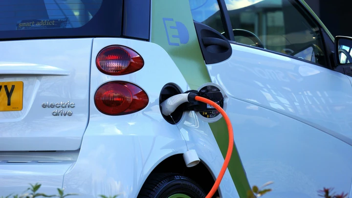 Auto elettriche in Italia: meno di nicchia di quanto si pensi