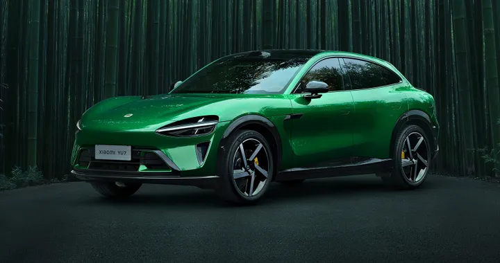 Xiaomi YU7, gli interni del SUV elettrico: c'è il nuovo HyperVision
