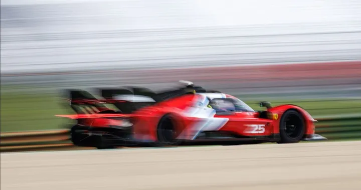La Ferrari 499P Modificata: adrenalina pura per i gentlemen driver