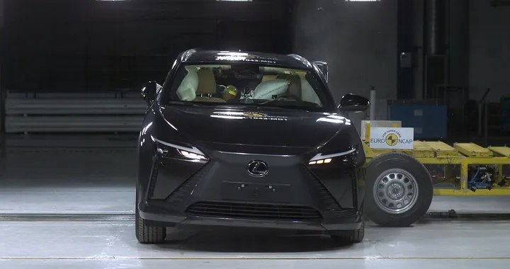 Crash test Euro NCAP: 5 stelle per la Lexus RZ