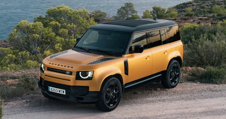 Defender Eivissa Edition: solo 6 esemplari per questa versione speciale
