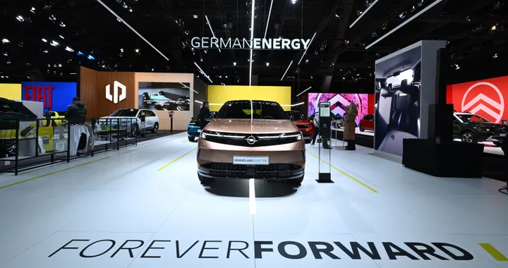 Opel lancia &quot;Electric All In&quot; al Salone di Bruxelles 2025