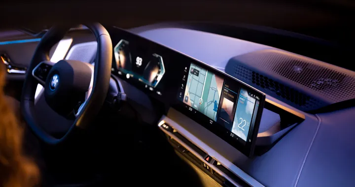 BMW iDrive 8, le novità del sistema infotainment