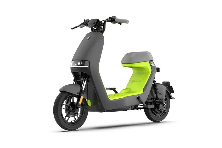 Incentivi microcar e scooter elettrici esauriti in due ore. Il MIMIT avvia i controlli
