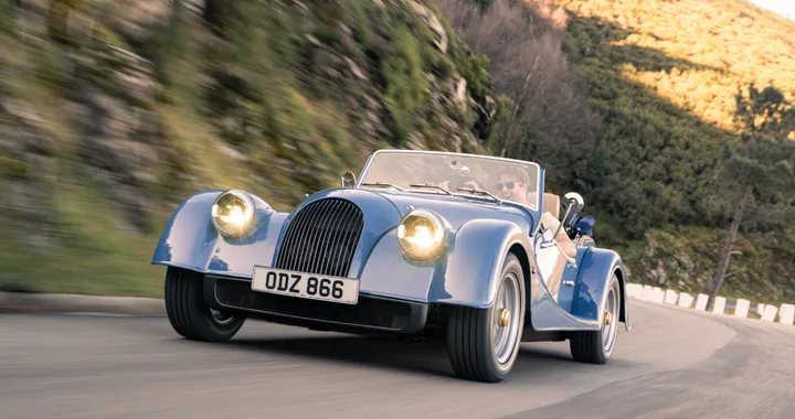 Morgan Plus Four 2025: la sportiva si aggiorna. Ecco le novità