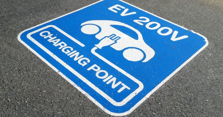 Auto elettriche, al via il super piano di Biden per portare l'intera filiera negli USA