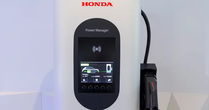 Honda tutte ibride o elettriche entro il 2022, e:Technology e la ricarica Ubitricity