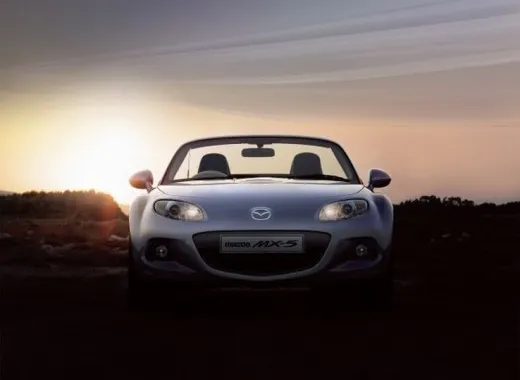 Mazda: il facelift della MX5 e le prime immagini della Mazda 6