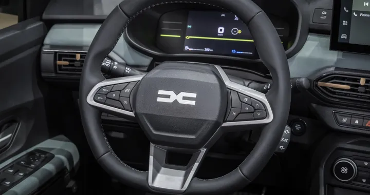 Dacia Jogger 2026, come cambiano gli interni con il restyling