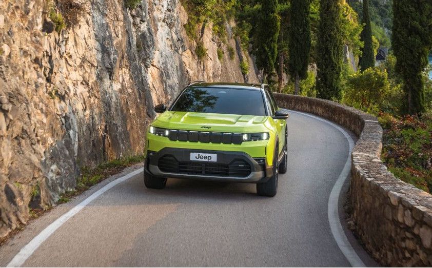 Nuova Jeep Compass, adesso anche in versione Altitude: motori e prezzi