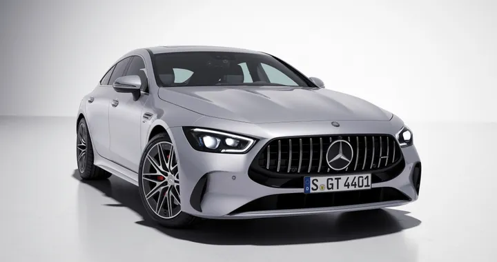 Mercedes-AMG GT Coupé 4, piccoli aggiornamenti per le versioni a 6 cilindri