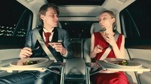 Volvo e UberEats: quando il SUV diventa un ristorante stellato | VIDEO