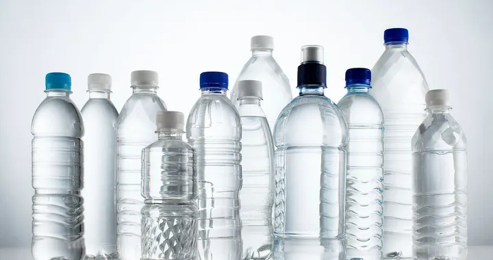 Rifiuti di plastica come fonte di energia per auto a idrogeno: ecco come