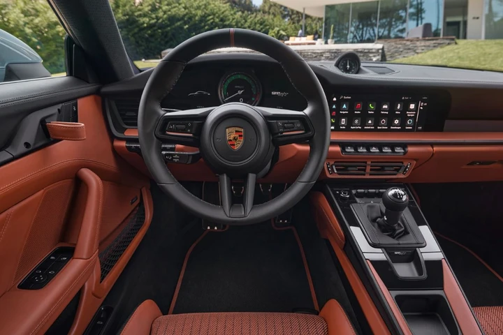La Porsche stravolge il mercato: brevettato il cambio automatico e manuale simultaneo