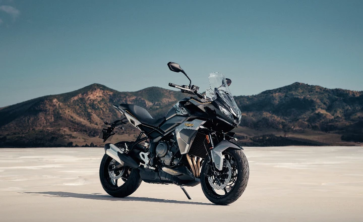 Triumph rinnova la gamma per il 2027: nuove livree e dettagli sportivi