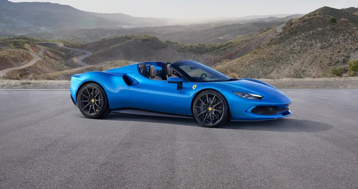 Ferrari 296 GTS, ecco la spider con V6 ibrido Plug-in da 830 CV