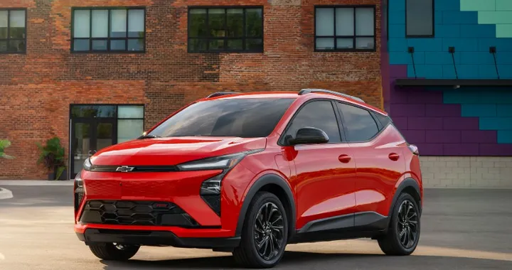Torna la Chevrolet Bolt e punta su autonomia e tecnologia