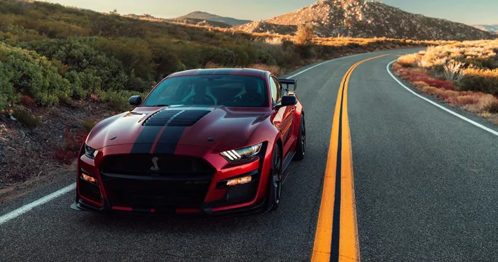 Ford Mustang Shelby GT500, mai così potente: 700 CV