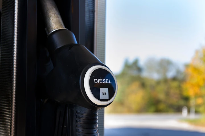 Proroga del taglio delle accise fino al 6 giugno, ma il diesel torna a rincarare