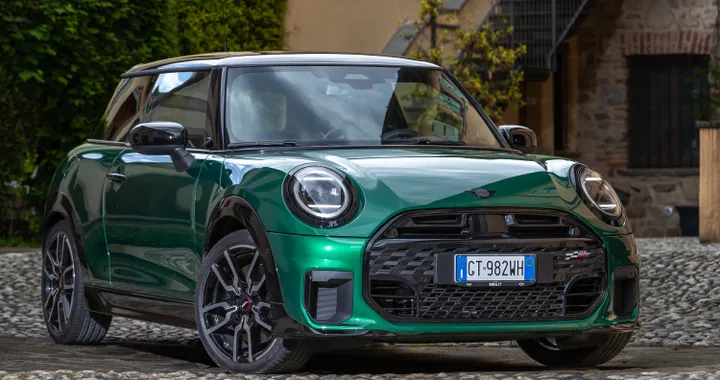 Nuova MINI Cooper: motori turbo benzina per due livelli di potenza