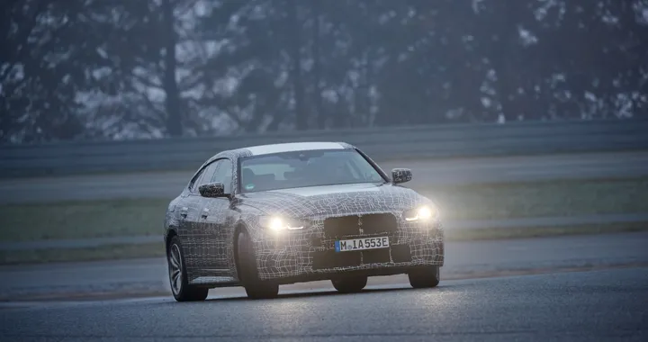 BMW i4: continuano i test di sviluppo dell'elettrica