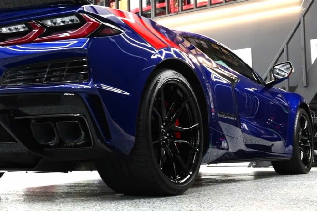 Compra una costosa supercar che si rompe dopo 1,6 km: primo viaggio da incubo