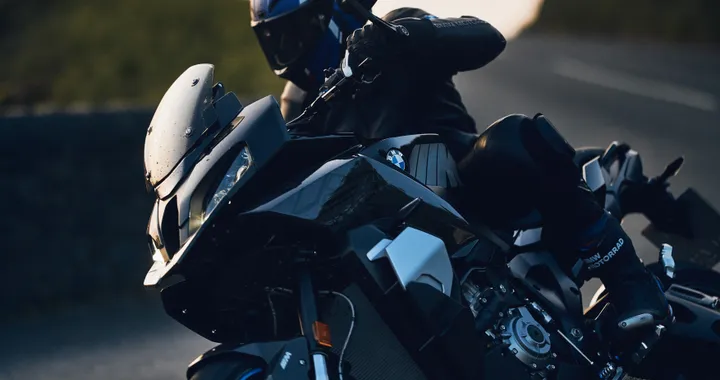 BMW M 1000 XR Prototype, ecco la nuova crossover ad altissime prestazioni