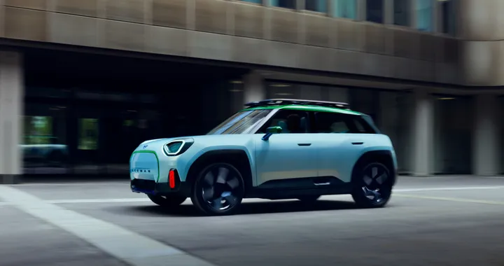 MINI Aceman, si avvicina il debutto del crossover elettrico. Foto spia