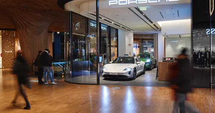 Porsche: dalla nuova Taycan all'accordo con Enel X e Q8