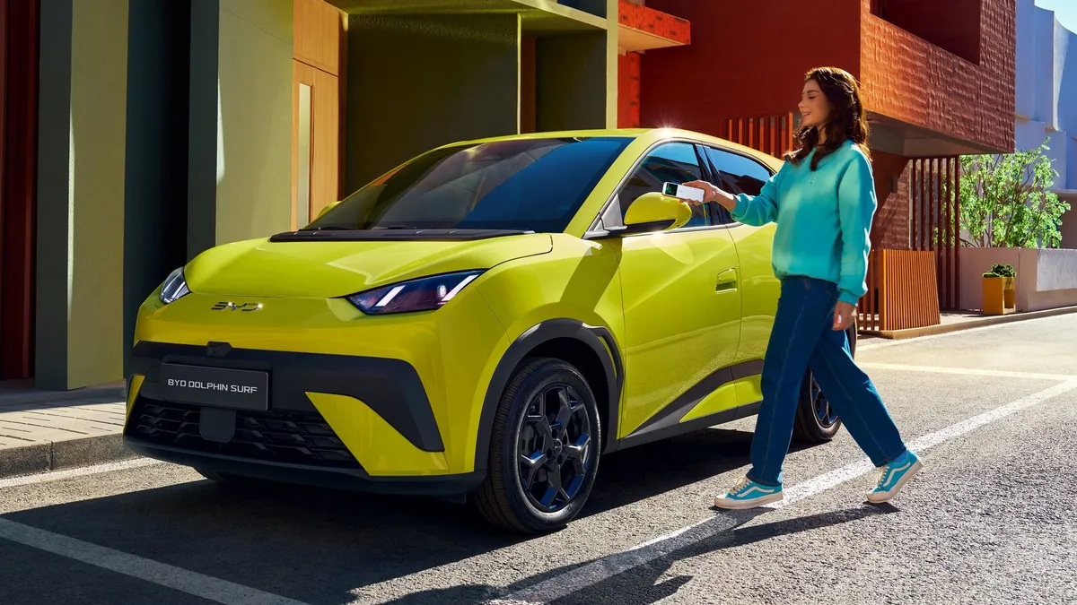 BYD Dolphin Surf si presenta e sfida il mercato europeo: versioni e prezzi