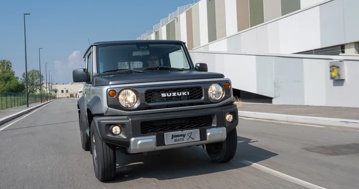 Suzuki Jimny non tornerà in versione elettrica o ibrida