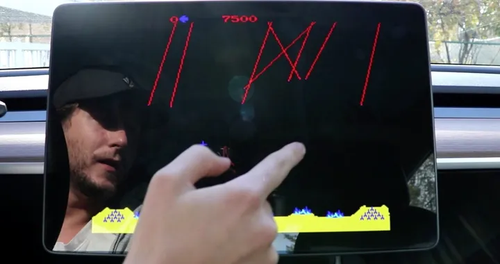 Tesla: l'ultimo Easter Egg include i videogiochi Atari