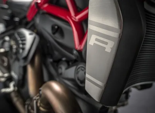 Ducati Monster 1200 R: primi teaser