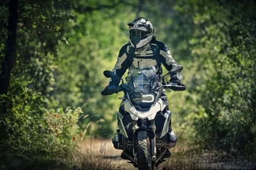 Shark Explore-R: il casco dual purpose si aggiorna per il 2015