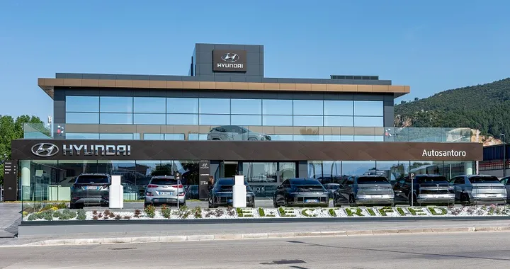 Hyundai Autosantoro Electrified: il primo hub della mobilità elettrica Hyundai in Italia