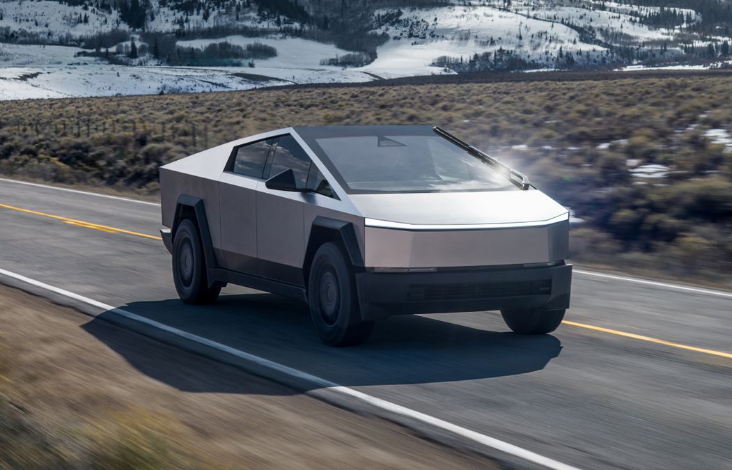 Tesla Cybertruck in Europa? Non si può fare: lo dice anche l'esercito americano