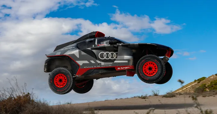Audi RS Q e-tron, il prototipo elettrico per la Dakar messo sotto torchio in Spagna