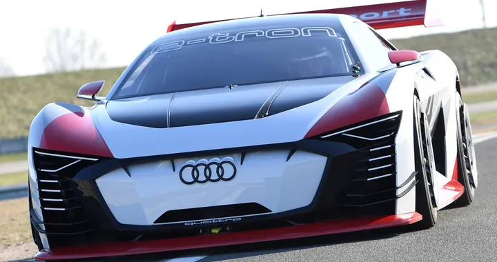 Audi e-tron Vision Gran Turismo: dalla PS4 a taxi elettrico all'E-Prix di Roma