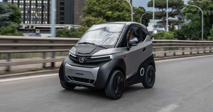 Silence S04, arriva in Italia la piccola elettrica con batterie removibili