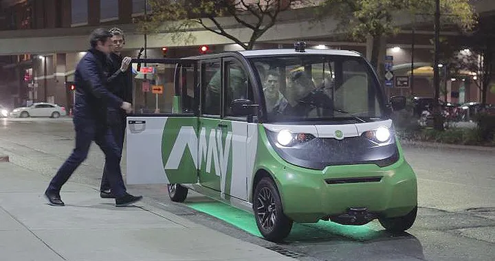 Toyota e BMW investono negli shuttle a guida autonoma
