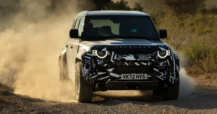 Land Rover Defender Octa con V8 biturbo Mild Hybrid. Debutto il 3 luglio