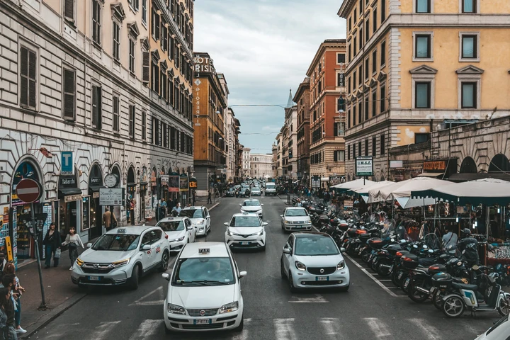 L'Italia è il Paese dove i guidatori sono più aggressivi, specie se guidano BMW