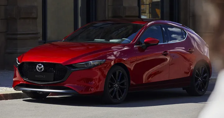 Mazda3, la quarta generazione passa all'ibrido e diventa autonoma