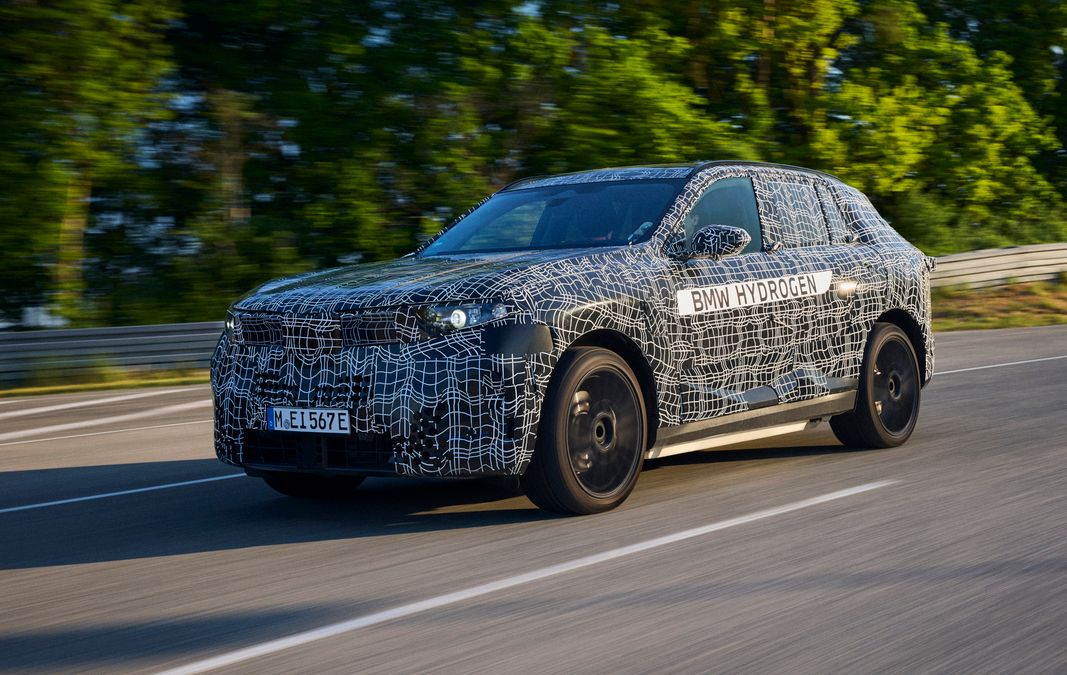 BMW rilancia sull’idrogeno: nel 2028 arriva la nuova iX5 Hydrogen