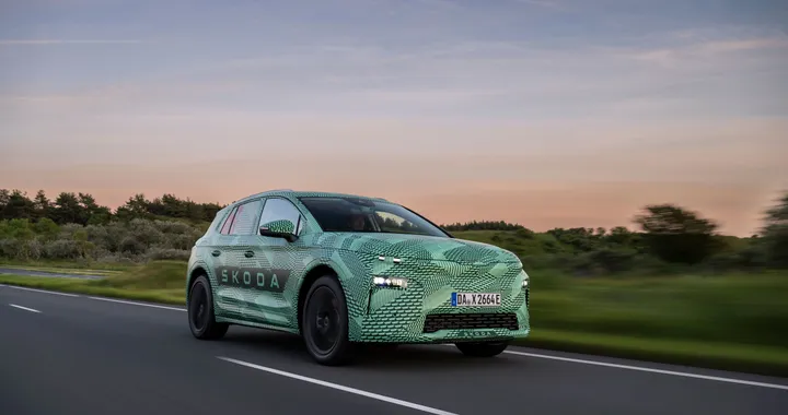 Elroq, il nuovo SUV elettrico di Skoda. Test al Nurburgring