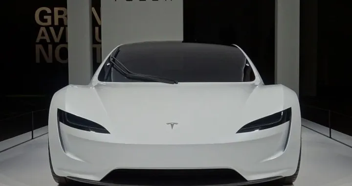 Tesla Roadster debutta in anteprima europea al Grand Basel