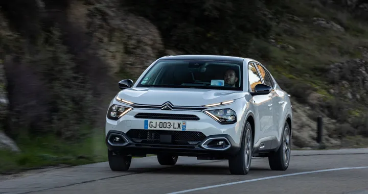 Citroen e-C4 ed e-C4 X, arriva il nuovo motore elettrico da 156 CV