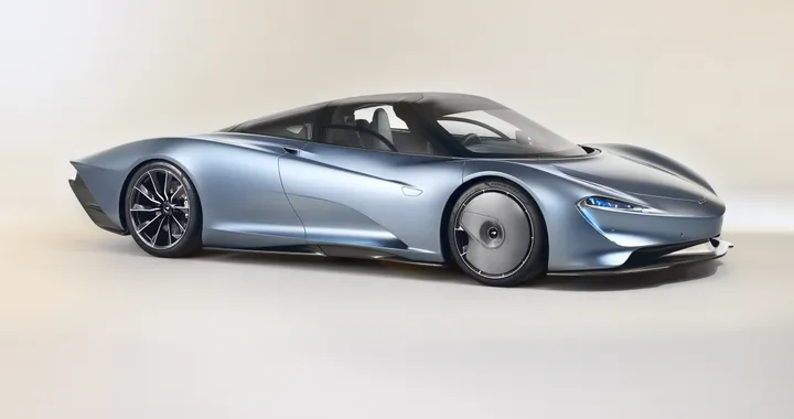McLaren Speedtail, 1.050 CV ibridi per la Hyper-GT a guida centrale